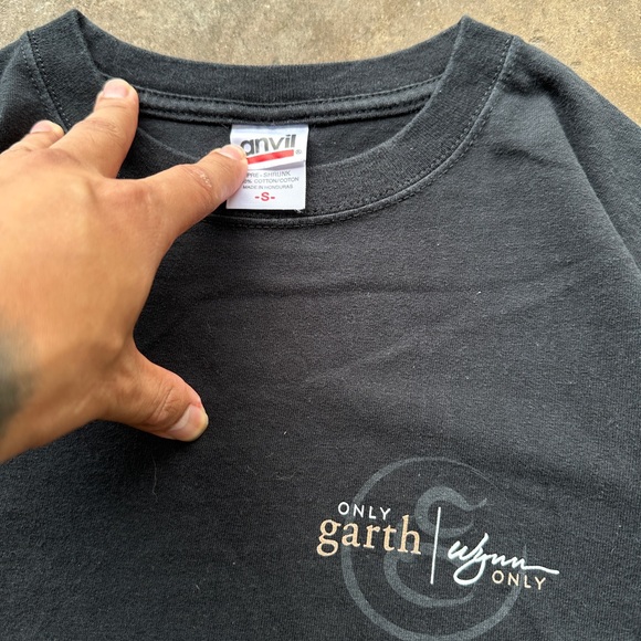 (S) 2000s Y2K Garth Brooks Wynn Only Black Tee - Picture 4 of 4